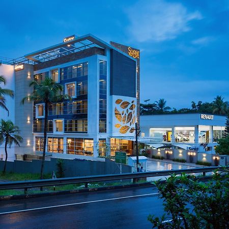 Sugar Business Hotel Kochi Buitenkant foto