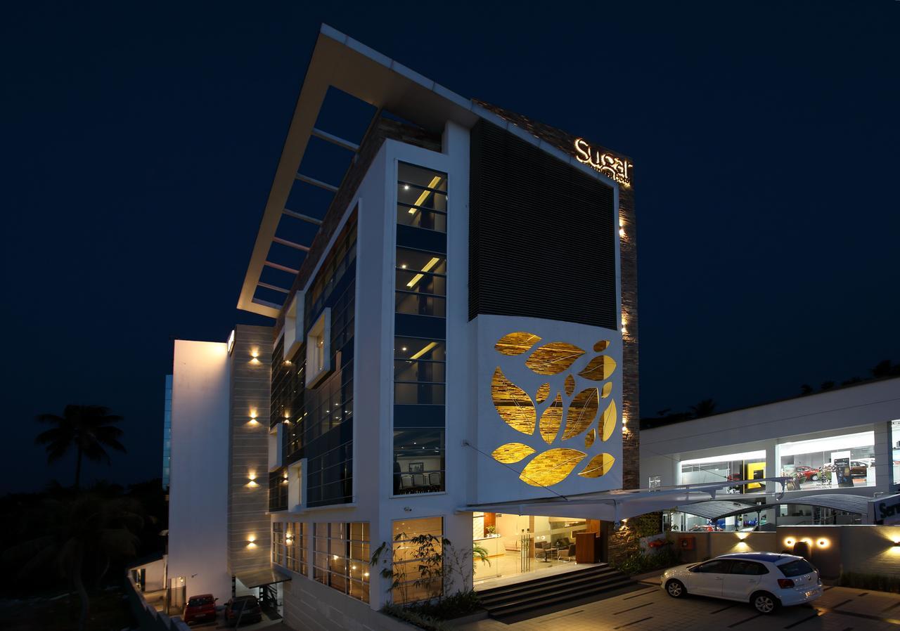 Sugar Business Hotel Kochi Buitenkant foto