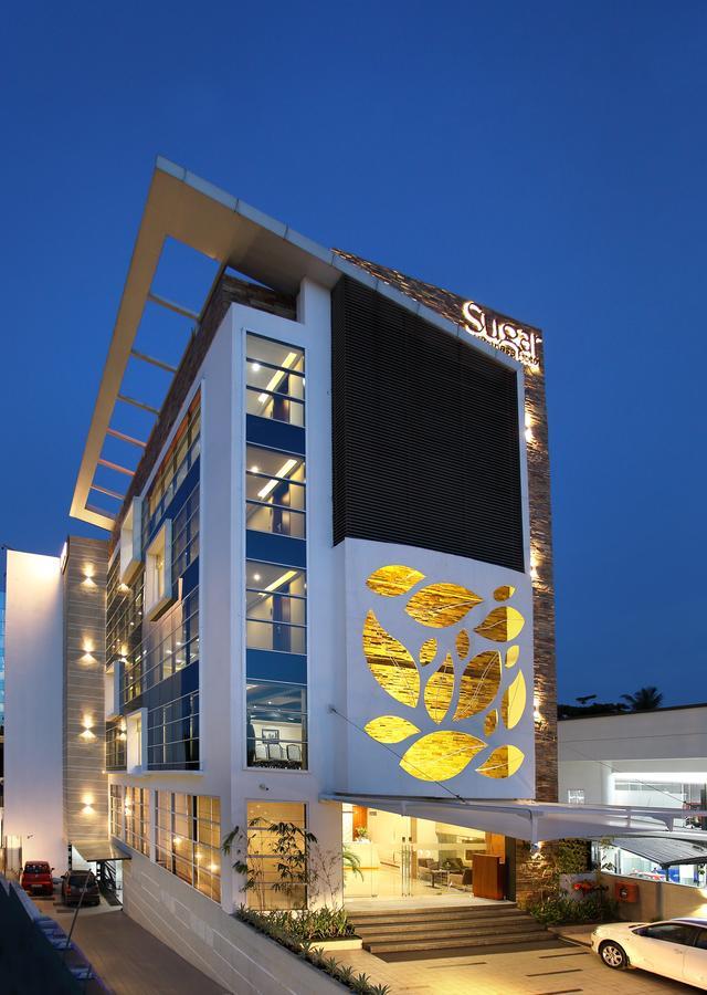 Sugar Business Hotel Kochi Buitenkant foto