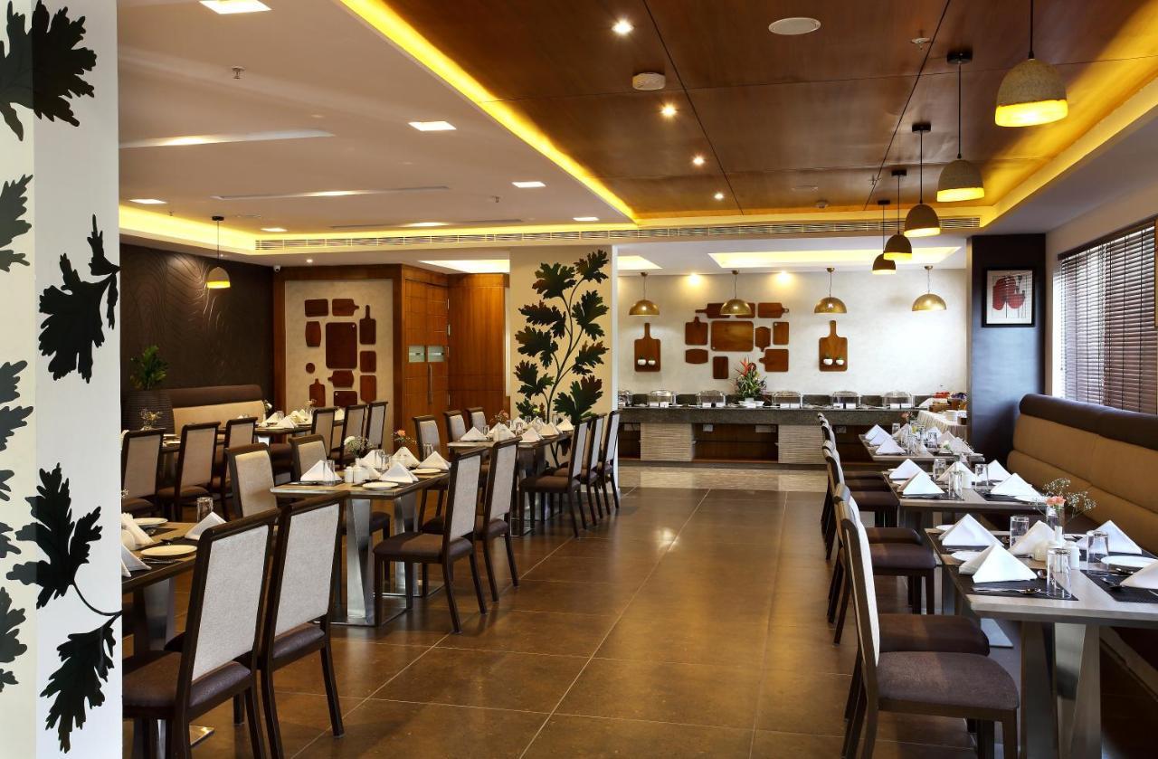 Sugar Business Hotel Kochi Buitenkant foto
