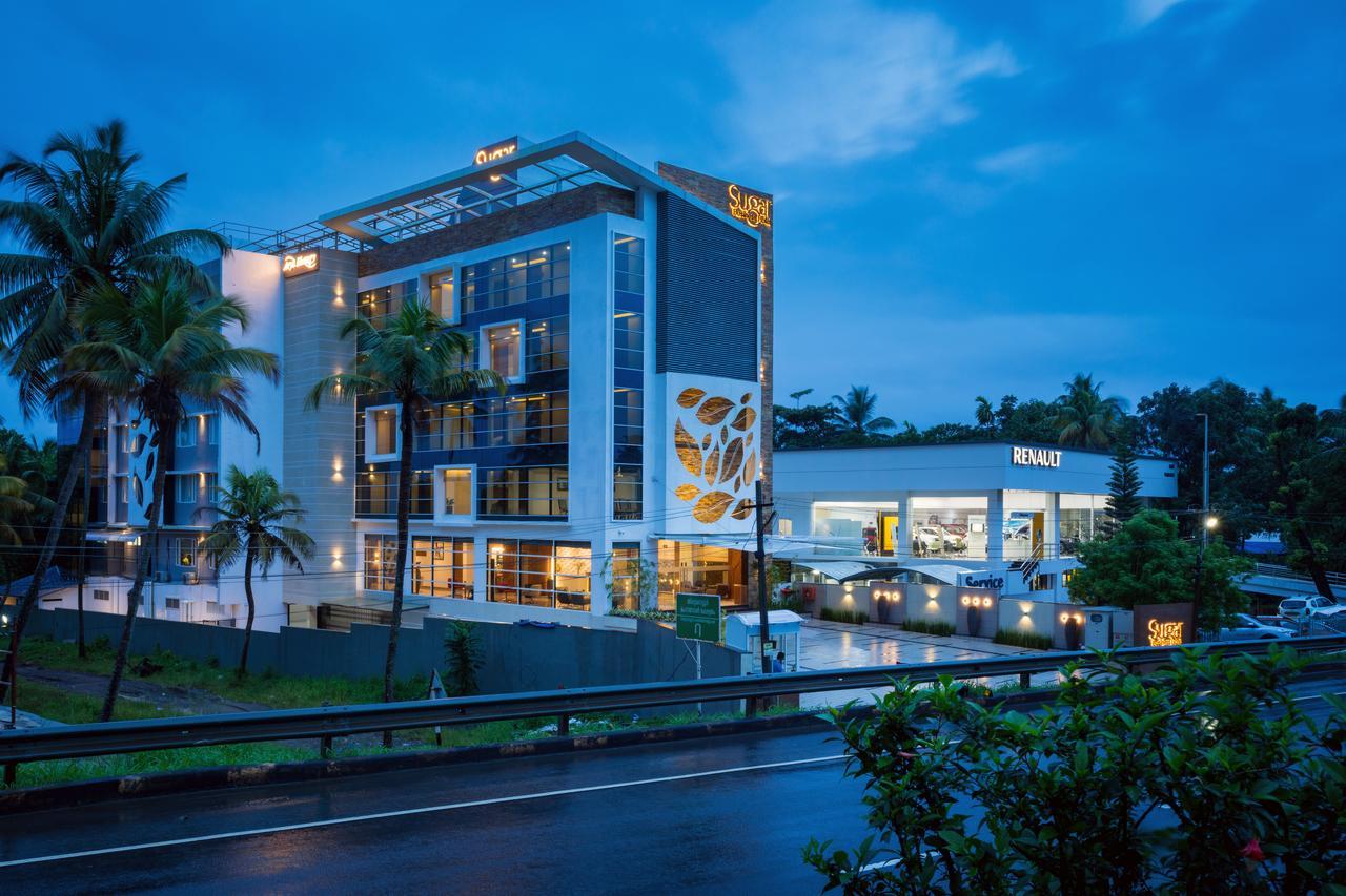 Sugar Business Hotel Kochi Buitenkant foto