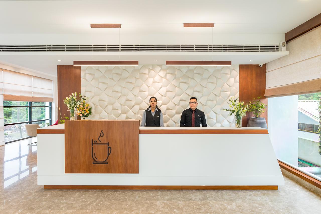 Sugar Business Hotel Kochi Buitenkant foto