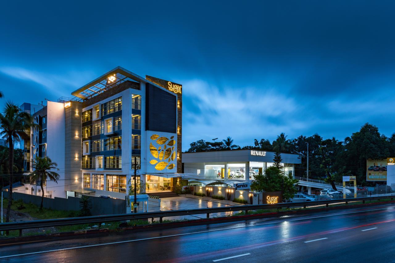Sugar Business Hotel Kochi Buitenkant foto